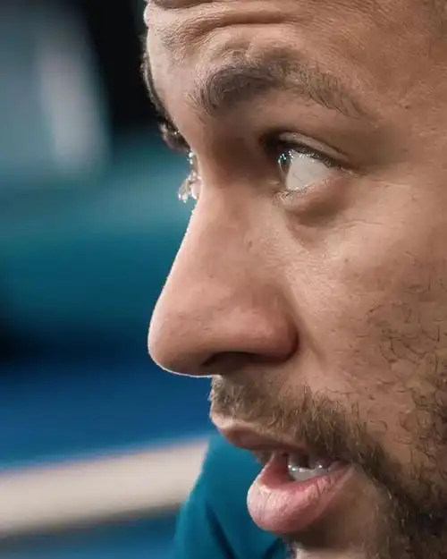 他的动作不 他的动作不